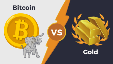 تصویری از مقایسه سکه بیت کوین و شمش طلا