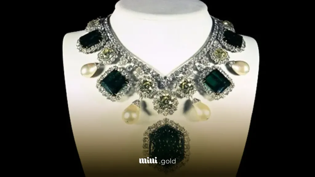 تصویر گردنبند فرح پهلوی